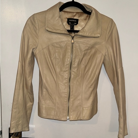 Danier Leather Jacket xxxs - Picture 1 of 4